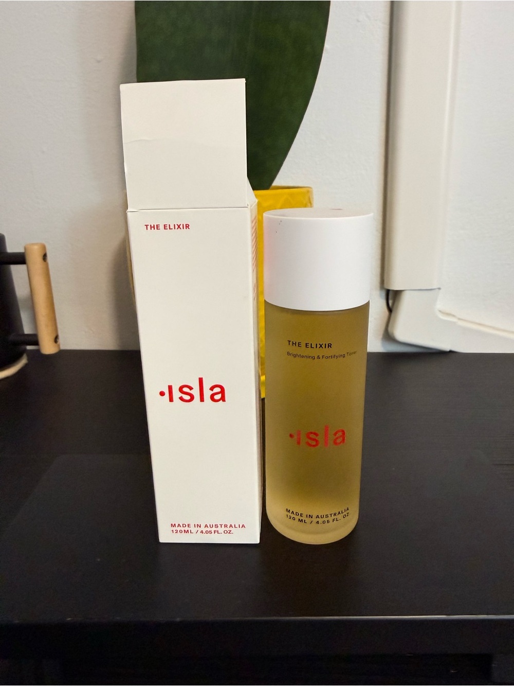 Isla The hydrating Elixir Toner  120 ml  MIB
